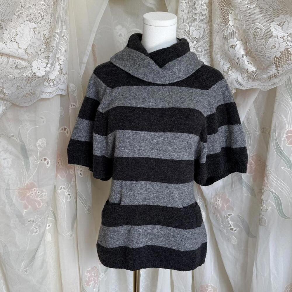 SOLD Black and gray striped doman sleeve turtleneck Sz. M/L